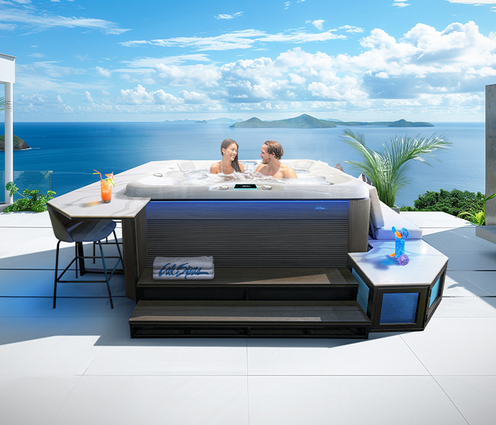 Calspas hot tub being used in a family setting - Coconut Creek